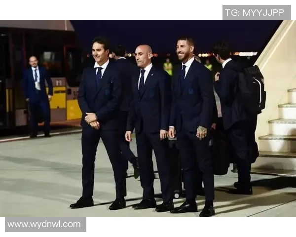 西班牙足球明星穿西装的魅力与风格解析